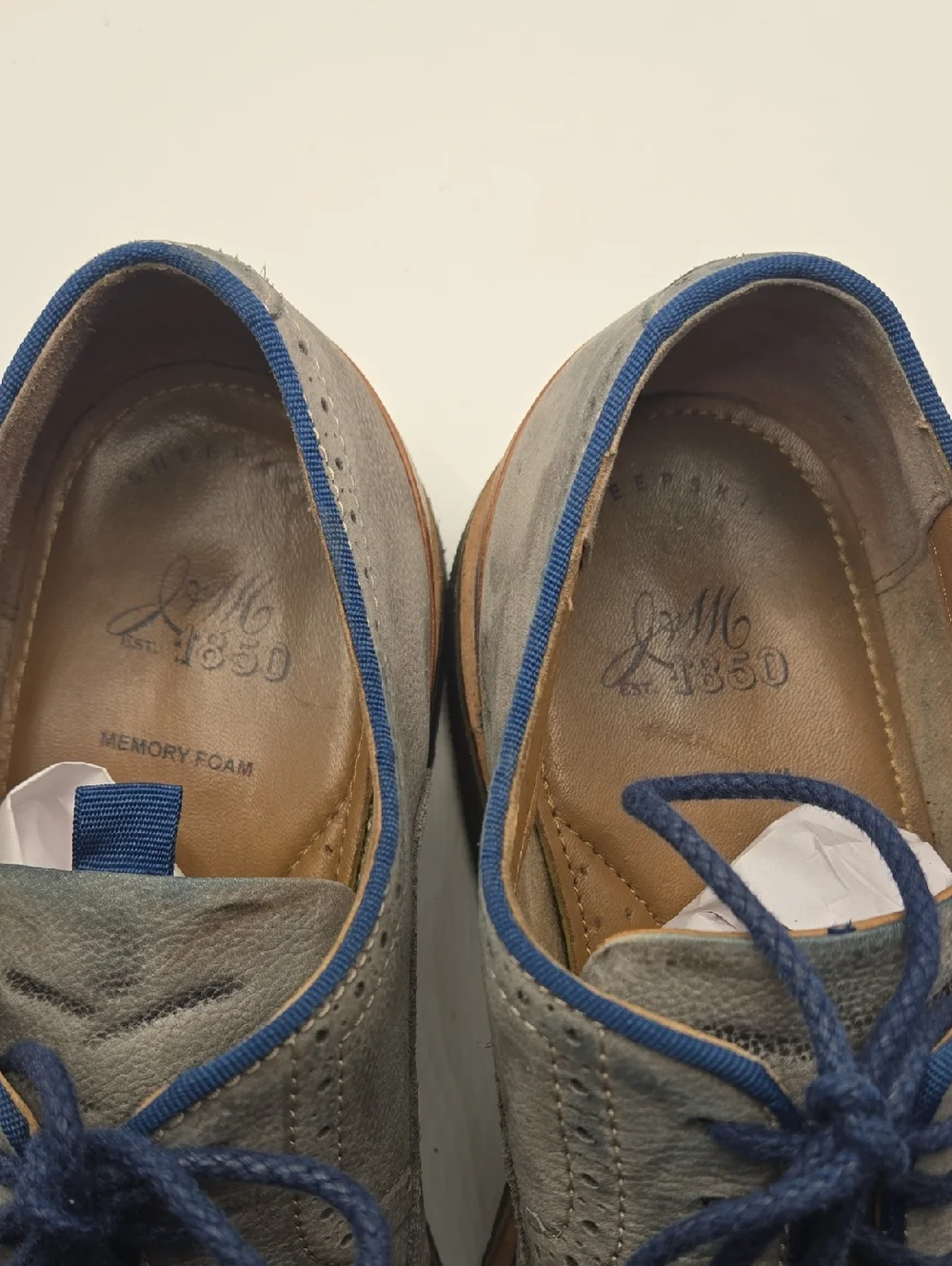 J&M EST. 1850 Men Grey Sheepskin Dress Saddle Shoes Sz 10 Memory Foam Crepe Sole